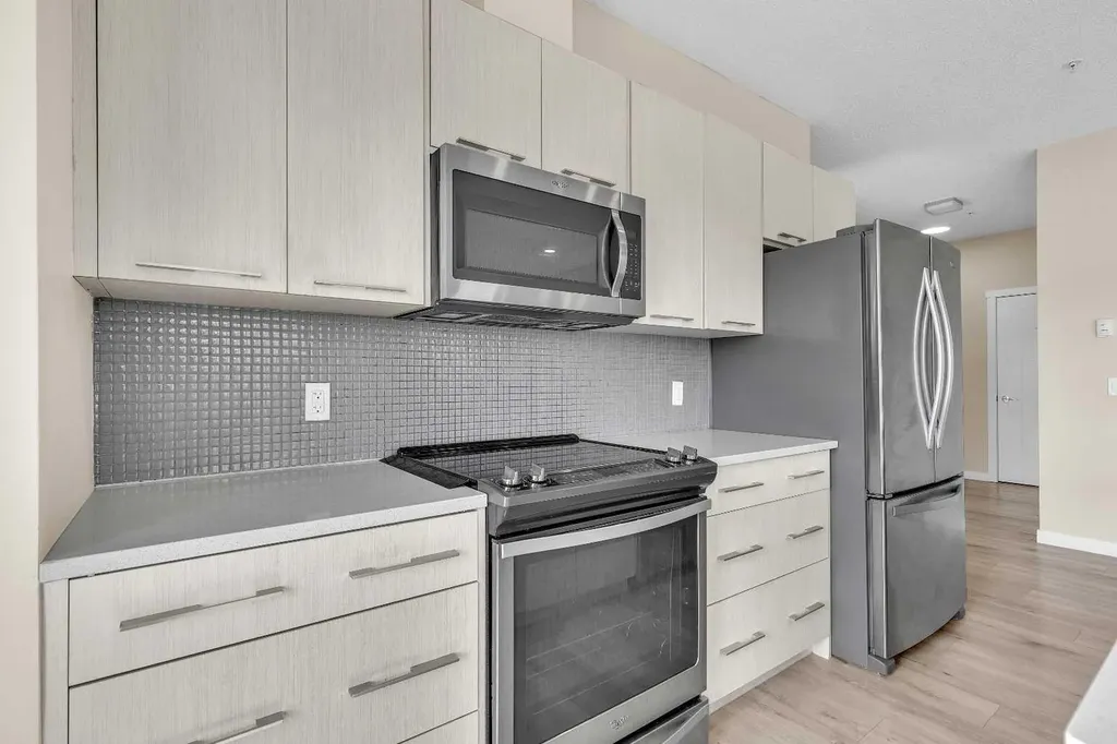 214 Sherwood Square NW Calgary AB T3R 1T6