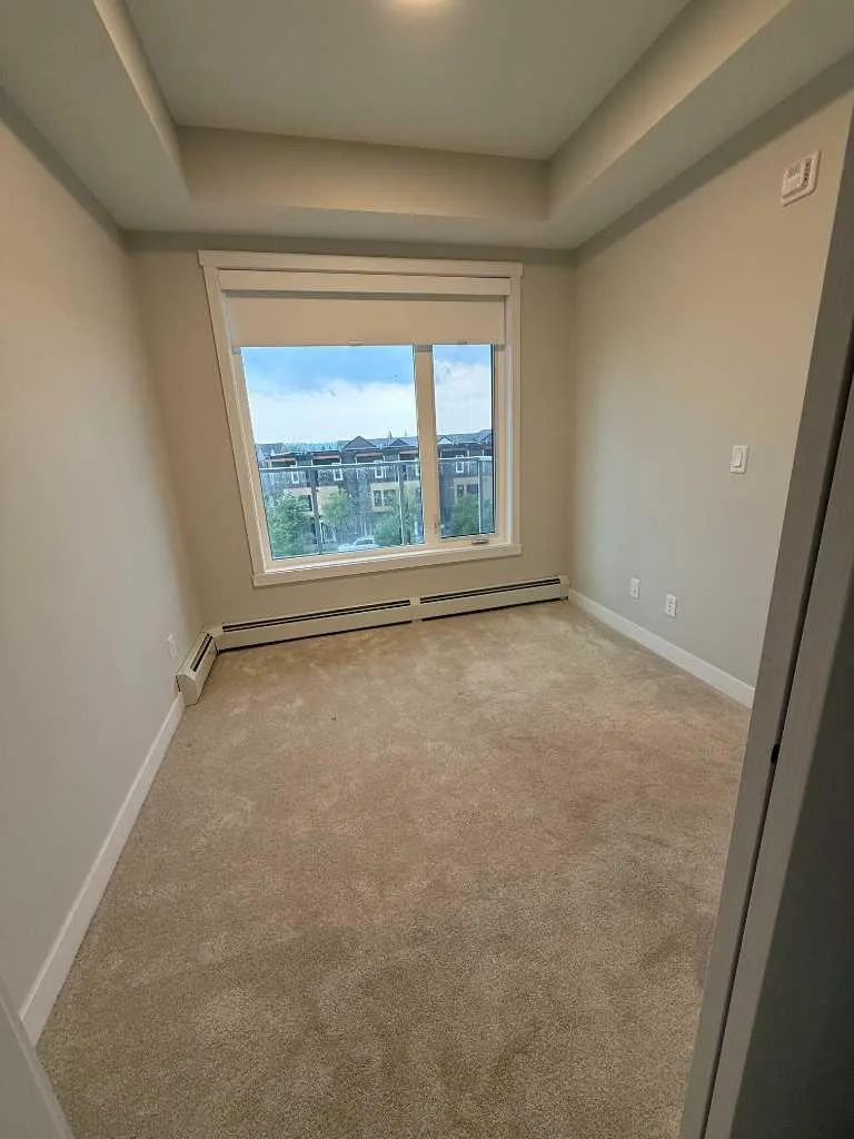 660 Shawnee Square SW Calgary AB T2Y 0X6