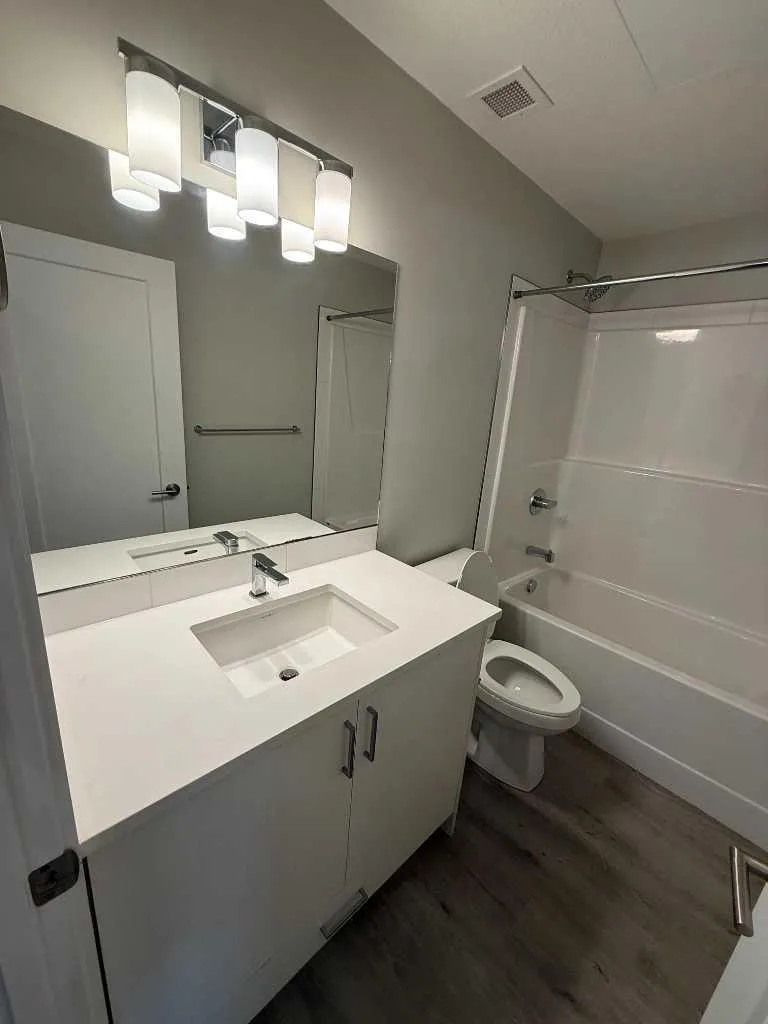 660 Shawnee Square SW Calgary AB T2Y 0X6