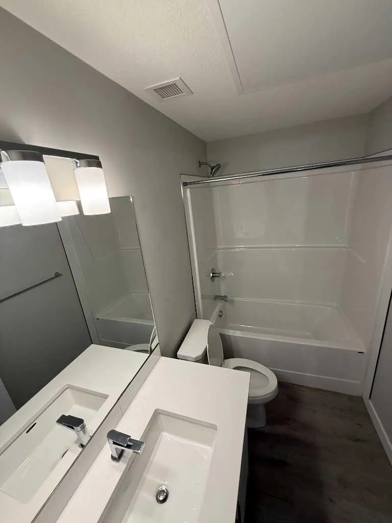 660 Shawnee Square SW Calgary AB T2Y 0X6