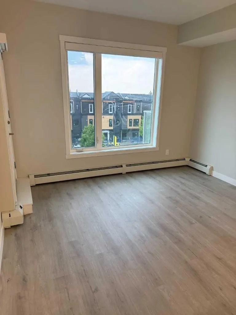 660 Shawnee Square SW Calgary AB T2Y 0X6