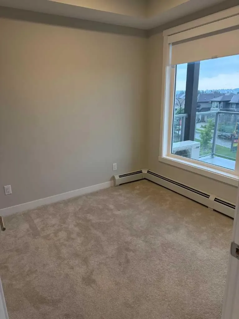 660 Shawnee Square SW Calgary AB T2Y 0X6