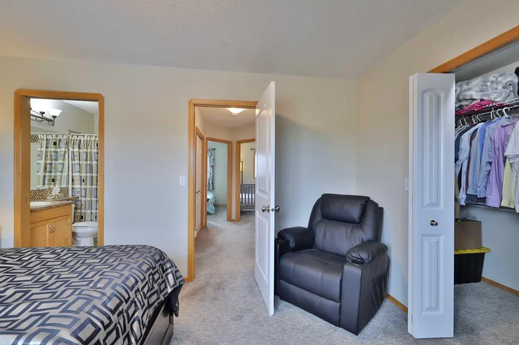 4513 73a Street Camrose AB T4V 1X9
