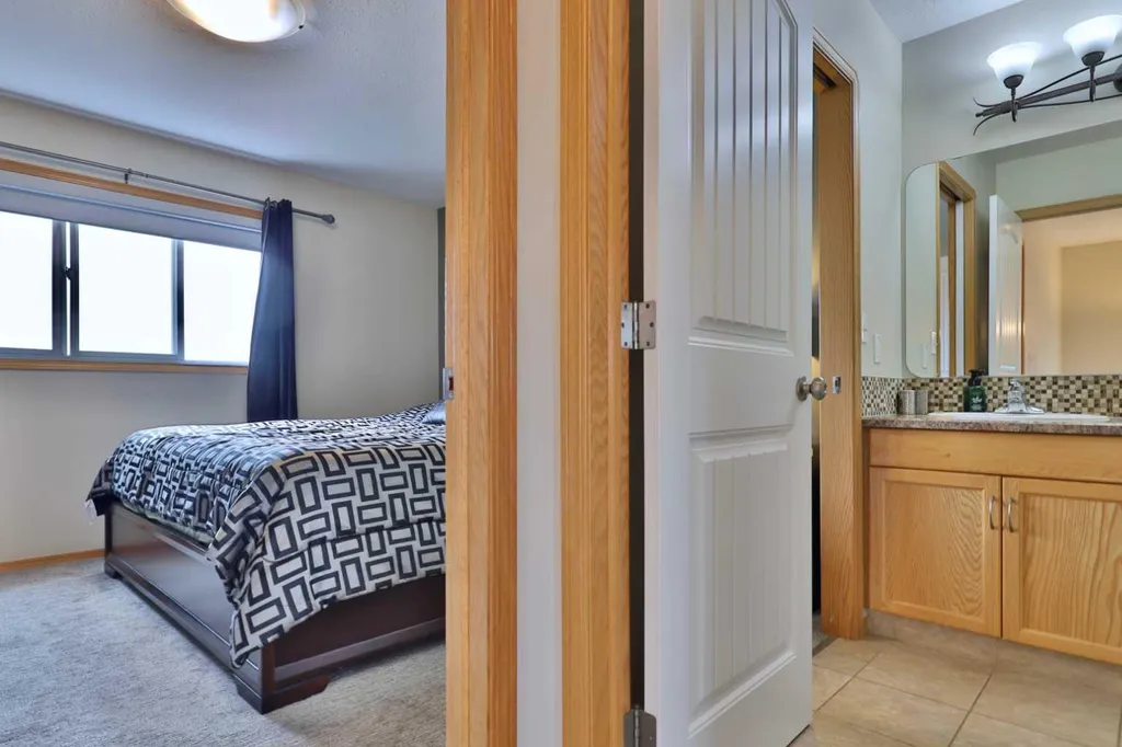 4513 73a Street Camrose AB T4V 1X9