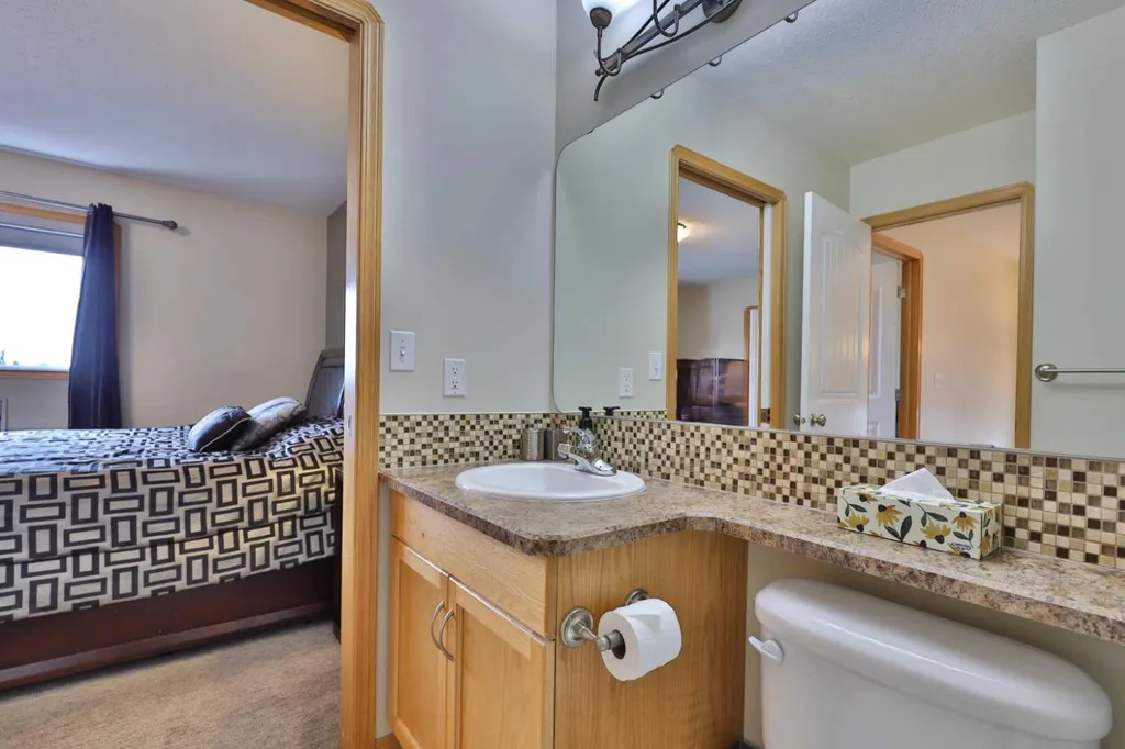 4513 73a Street Camrose AB T4V 1X9