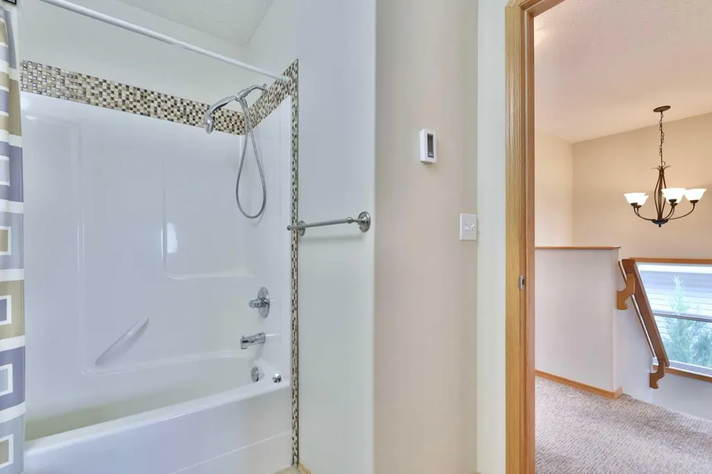 4513 73a Street Camrose AB T4V 1X9