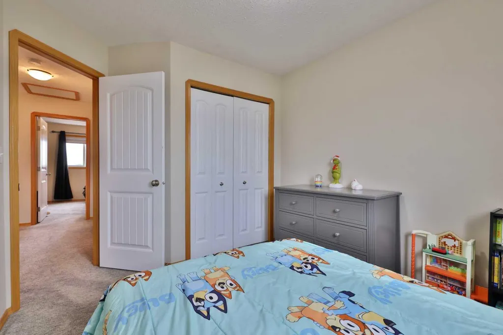 4513 73a Street Camrose AB T4V 1X9