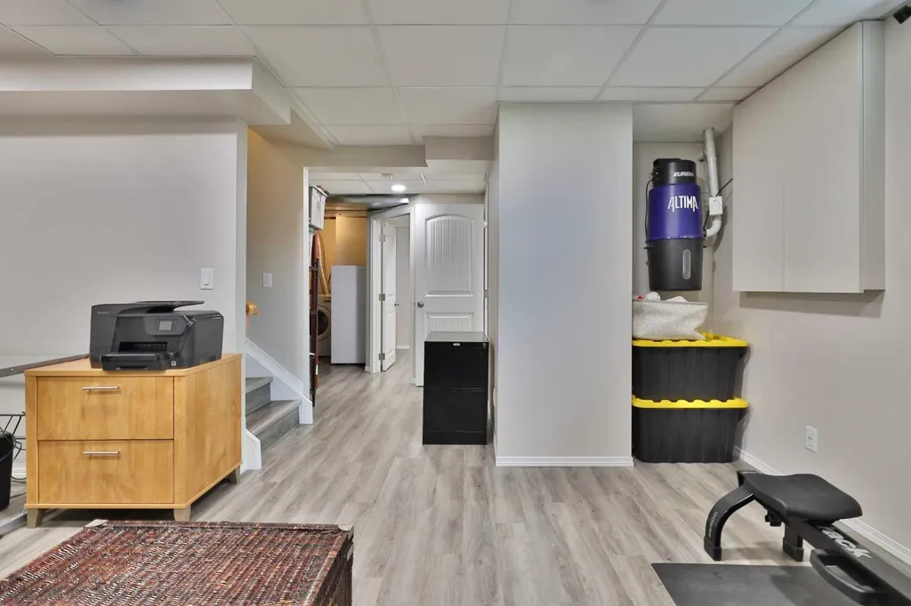 4513 73a Street Camrose AB T4V 1X9