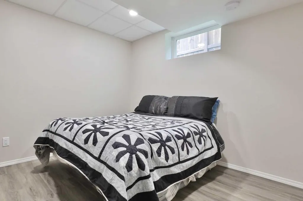 4513 73a Street Camrose AB T4V 1X9