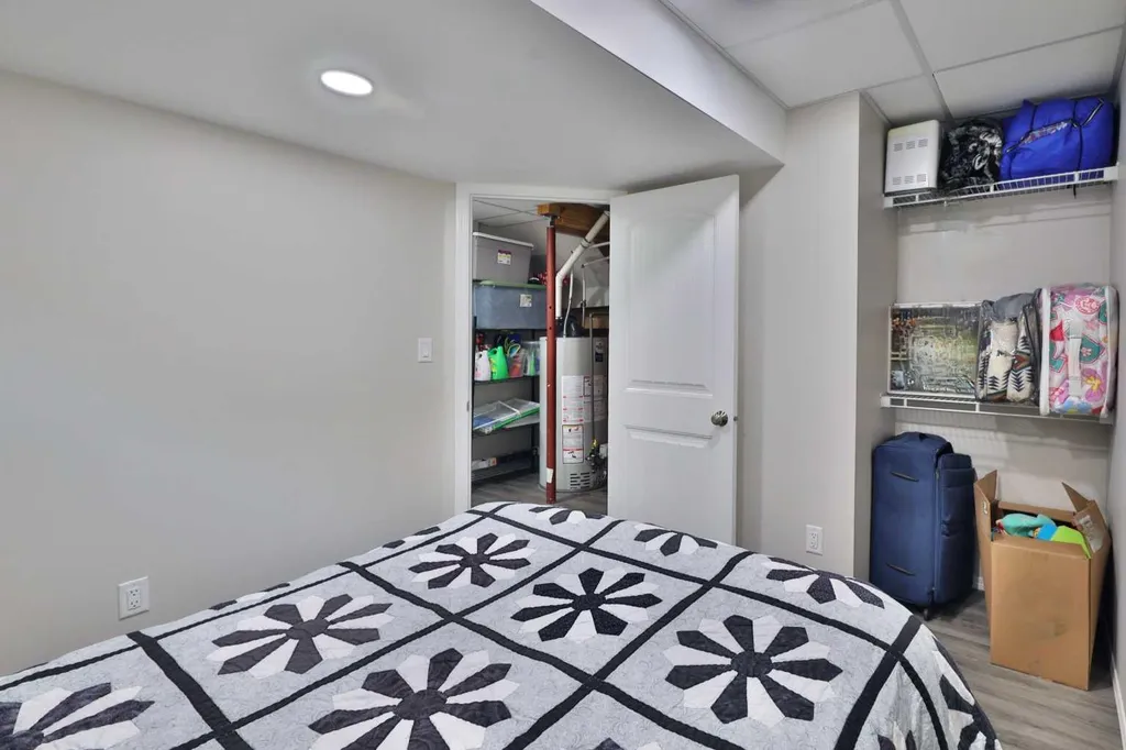 4513 73a Street Camrose AB T4V 1X9