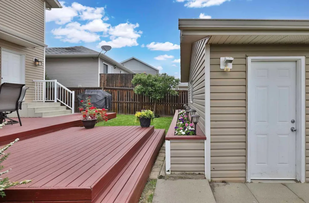 4513 73a Street Camrose AB T4V 1X9