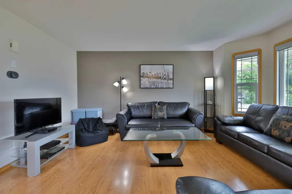 4513 73a Street Camrose AB T4V 1X9
