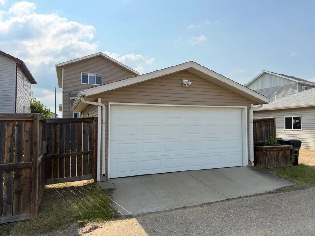 4513 73a Street Camrose AB T4V 1X9