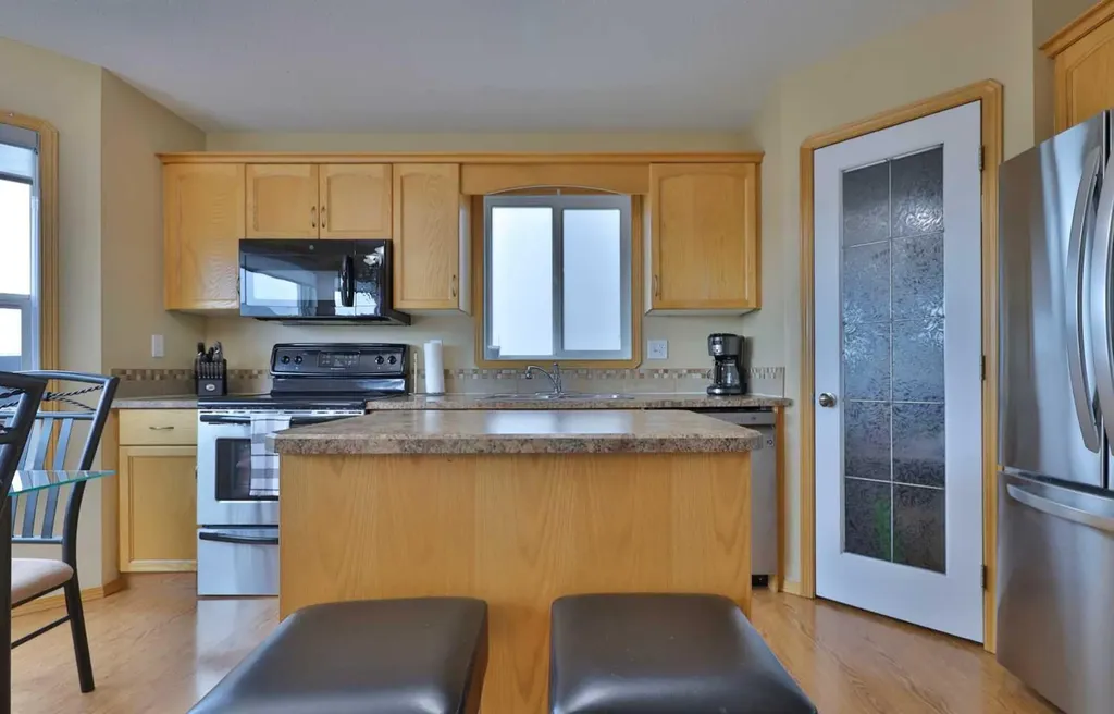 4513 73a Street Camrose AB T4V 1X9