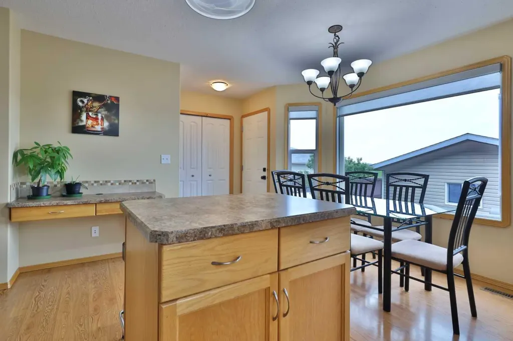 4513 73a Street Camrose AB T4V 1X9