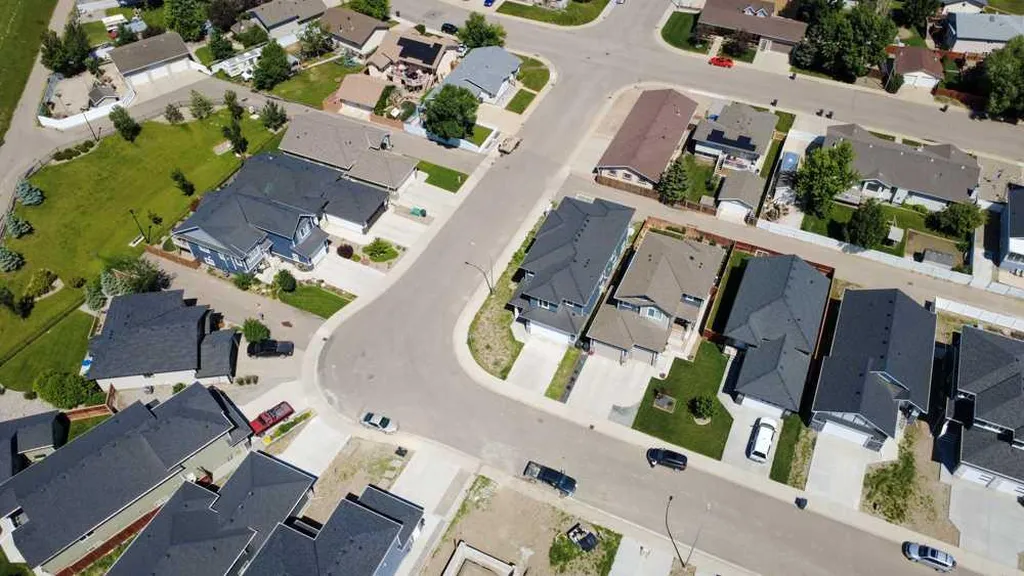 213 Greenwood Road Coalhurst AB T0L 0V2