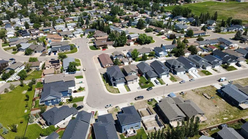 213 Greenwood Road Coalhurst AB T0L 0V2