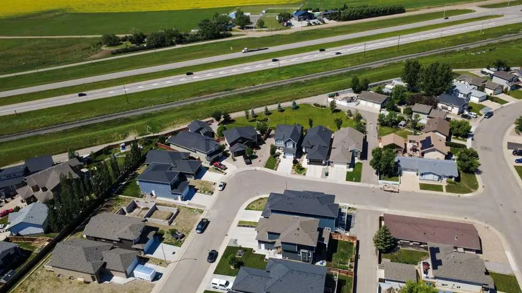 213 Greenwood Road Coalhurst AB T0L 0V2