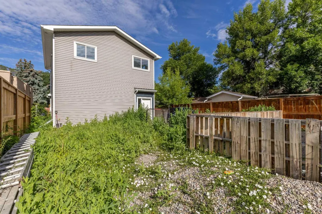 444 20 Street Lethbridge AB T1H 3N1