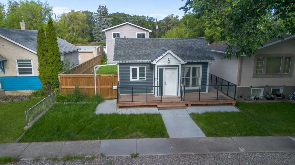 444 20 Street N Lethbridge AB T1H 3N1