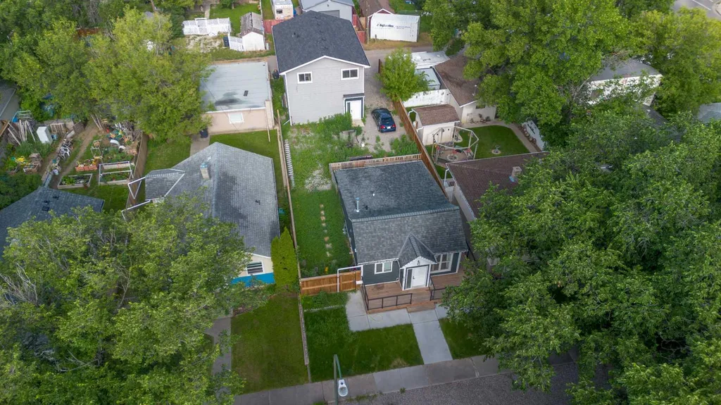 444 20 Street Lethbridge AB T1H 3N1