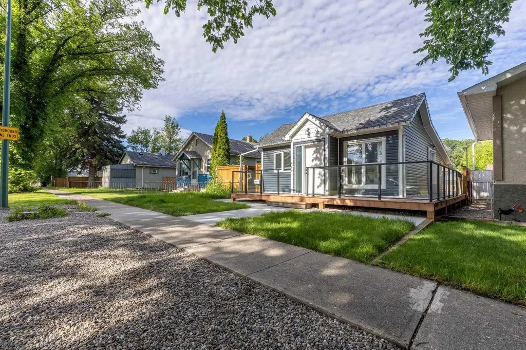 444 20 Street N Lethbridge AB T1H 3N1