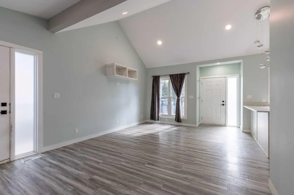 444 20 Street N Lethbridge AB T1H 3N1