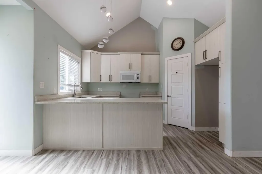 444 20 Street Lethbridge AB T1H 3N1