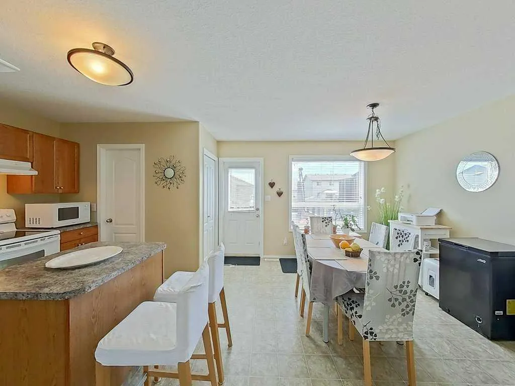 4519 45 Avenue Close Avenue Close Rocky Mountain House AB T4T 1W8