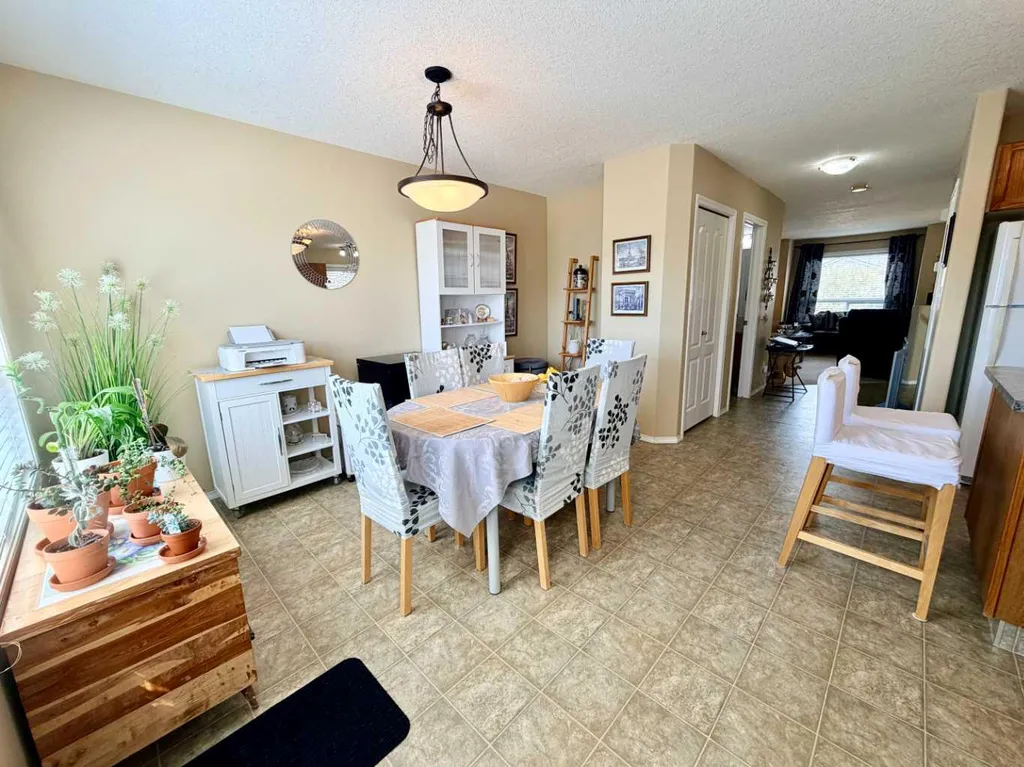 4519 45 Avenue Close Avenue Close Rocky Mountain House AB T4T 1W8