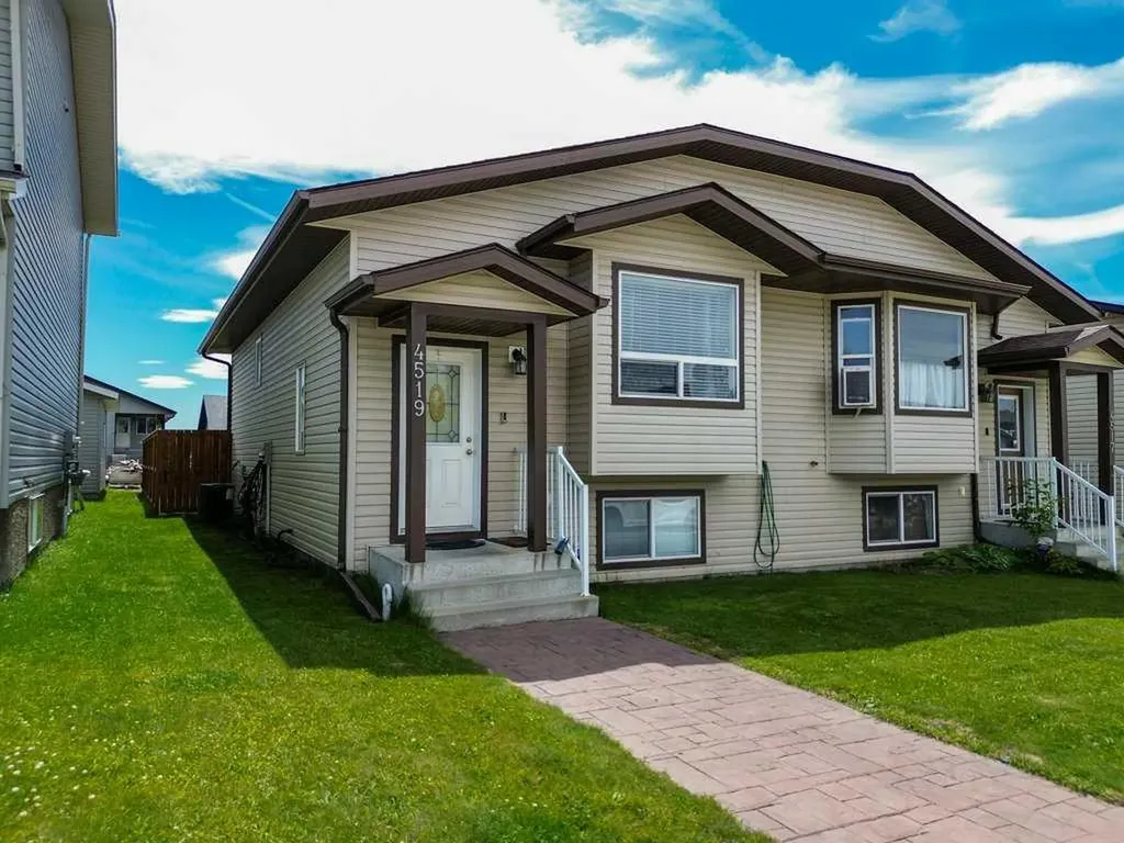 4519 45 Avenue Close Avenue Close Rocky Mountain House AB T4T 1W8