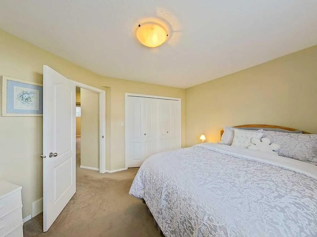 4519 45 Avenue Close Avenue Close Rocky Mountain House AB T4T 1W8