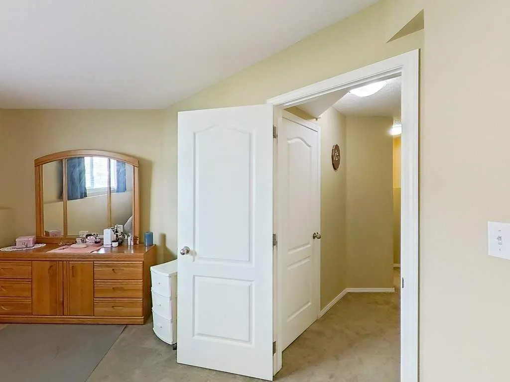 4519 45 Avenue Close Avenue Close Rocky Mountain House AB T4T 1W8