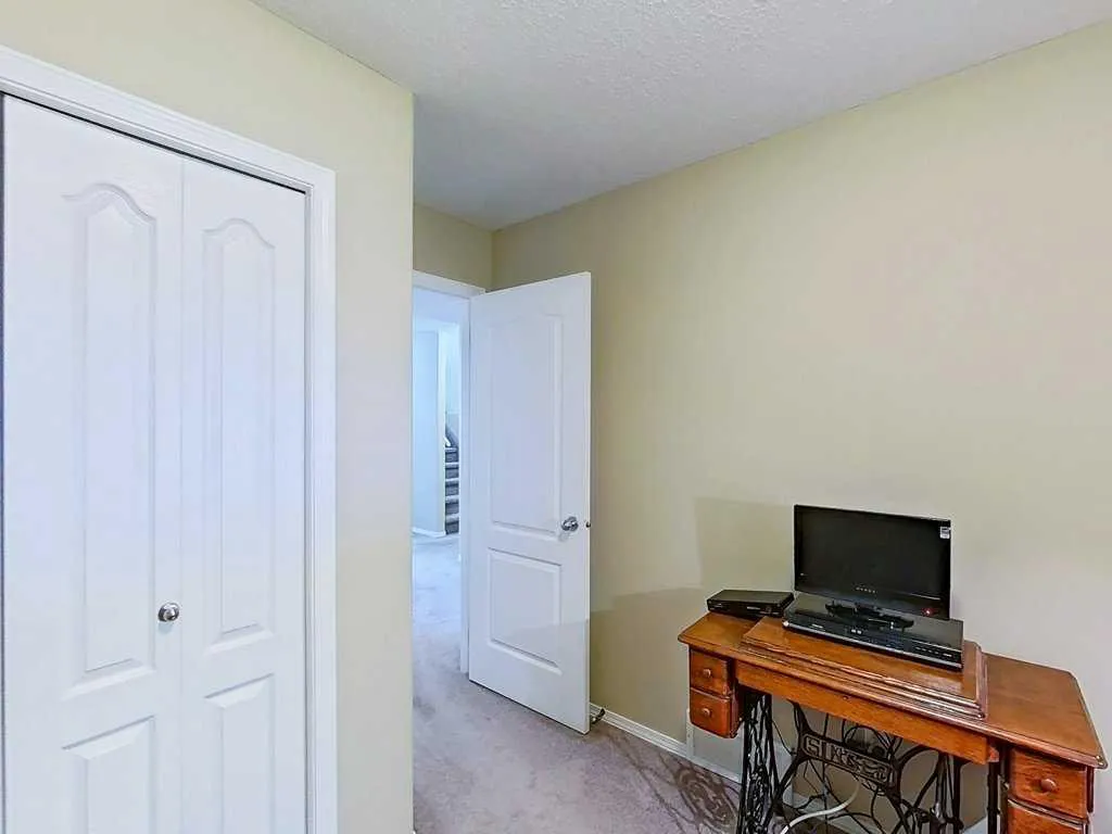 4519 45 Avenue Close Avenue Close Rocky Mountain House AB T4T 1W8