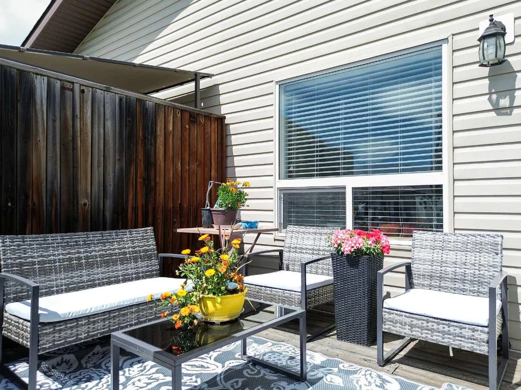 4519 45 Avenue Close Avenue Close Rocky Mountain House AB T4T 1W8