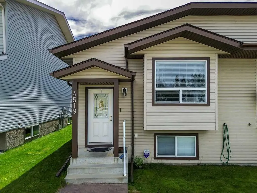 4519 45 Avenue Close Avenue Close Rocky Mountain House AB T4T 1W8