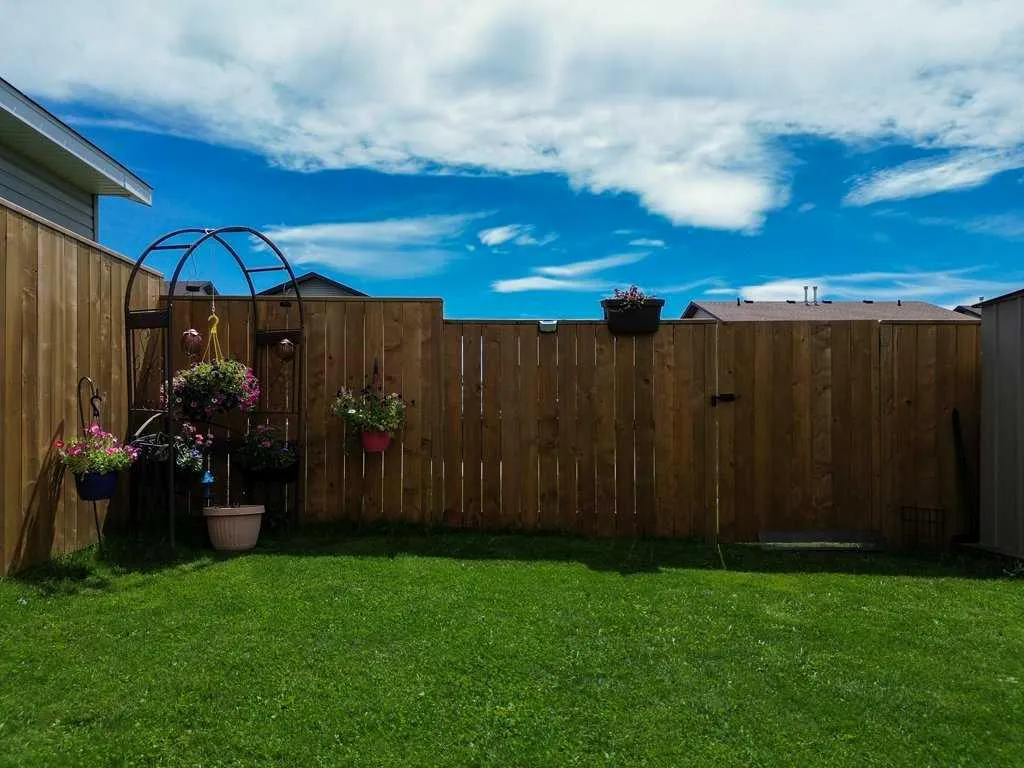 4519 45 Avenue Close Avenue Close Rocky Mountain House AB T4T 1W8