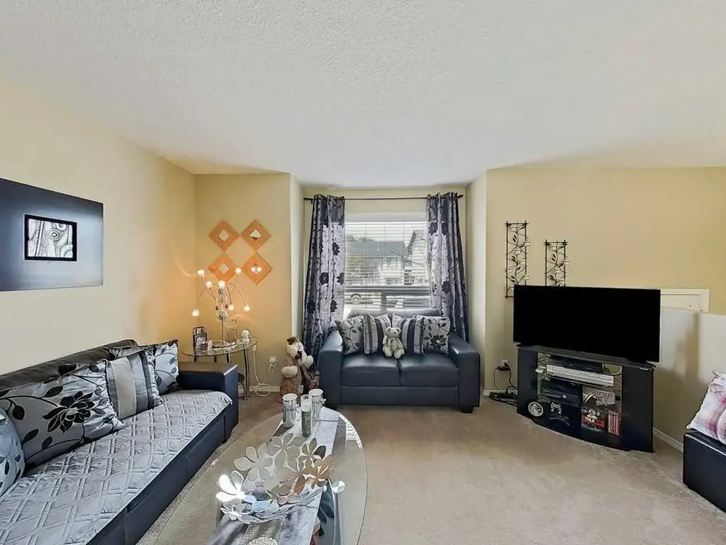 4519 45 Avenue Close Avenue Close Rocky Mountain House AB T4T 1W8
