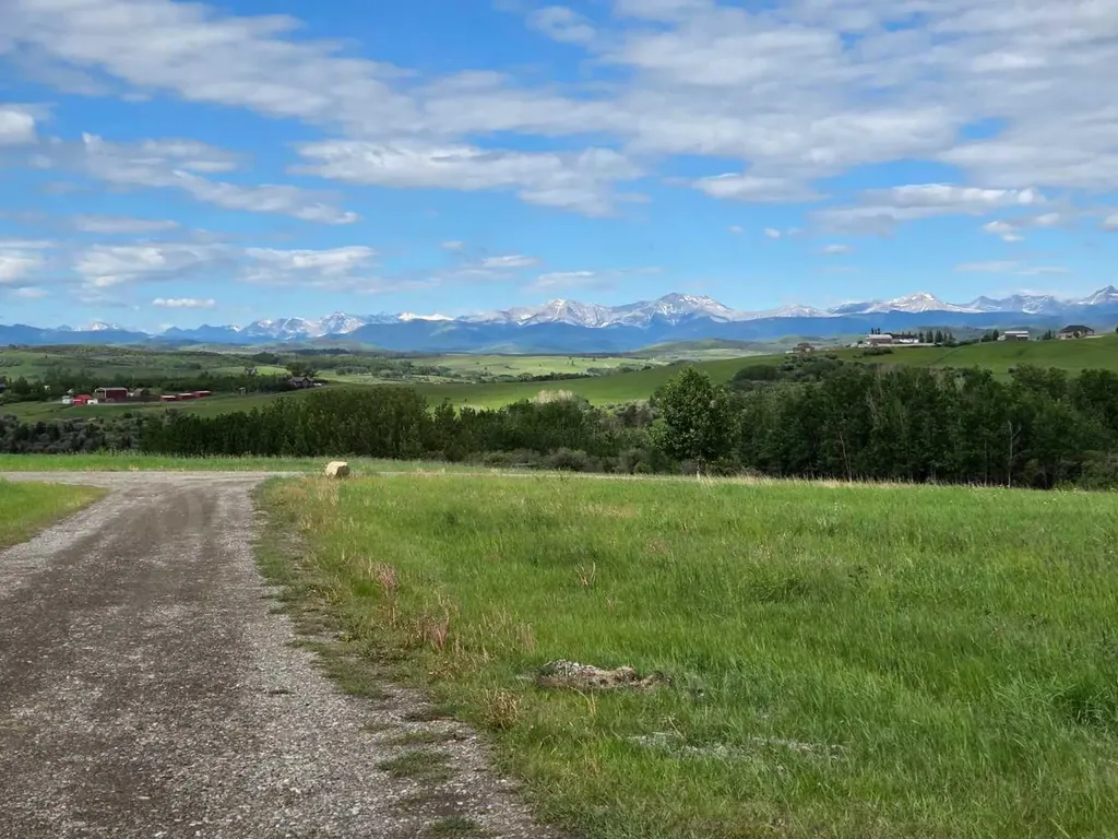 482074 144 Street W Rural Foothills County AB T1S 1A1