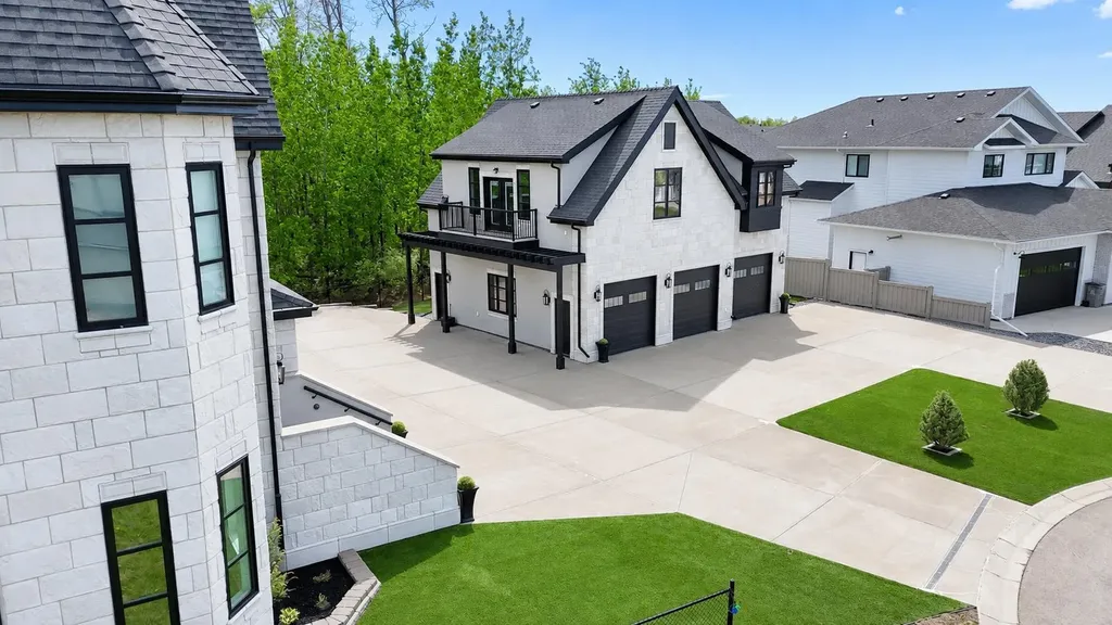 10201 67 Avenue Grande Prairie AB T8W 0K7