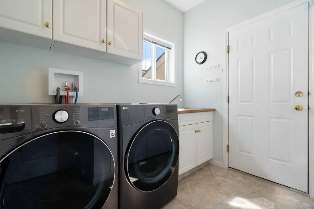 1649 Evergreen Hill SW Calgary AB T2Y 3B6