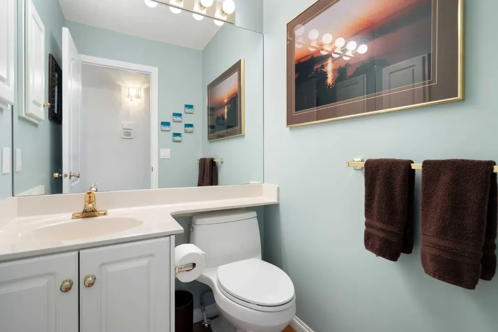 1649 Evergreen Hill SW Calgary AB T2Y 3B6
