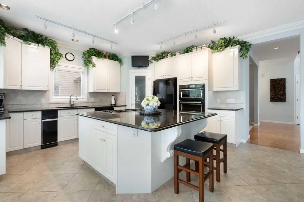 1649 Evergreen Hill SW Calgary AB T2Y 3B6