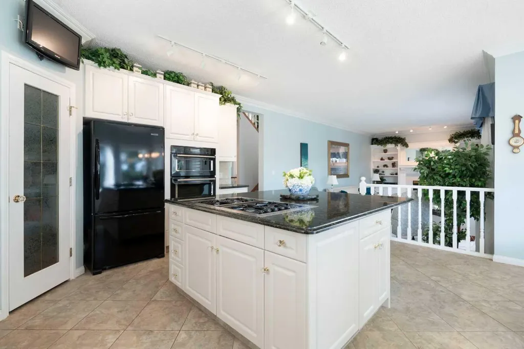 1649 Evergreen Hill SW Calgary AB T2Y 3B6