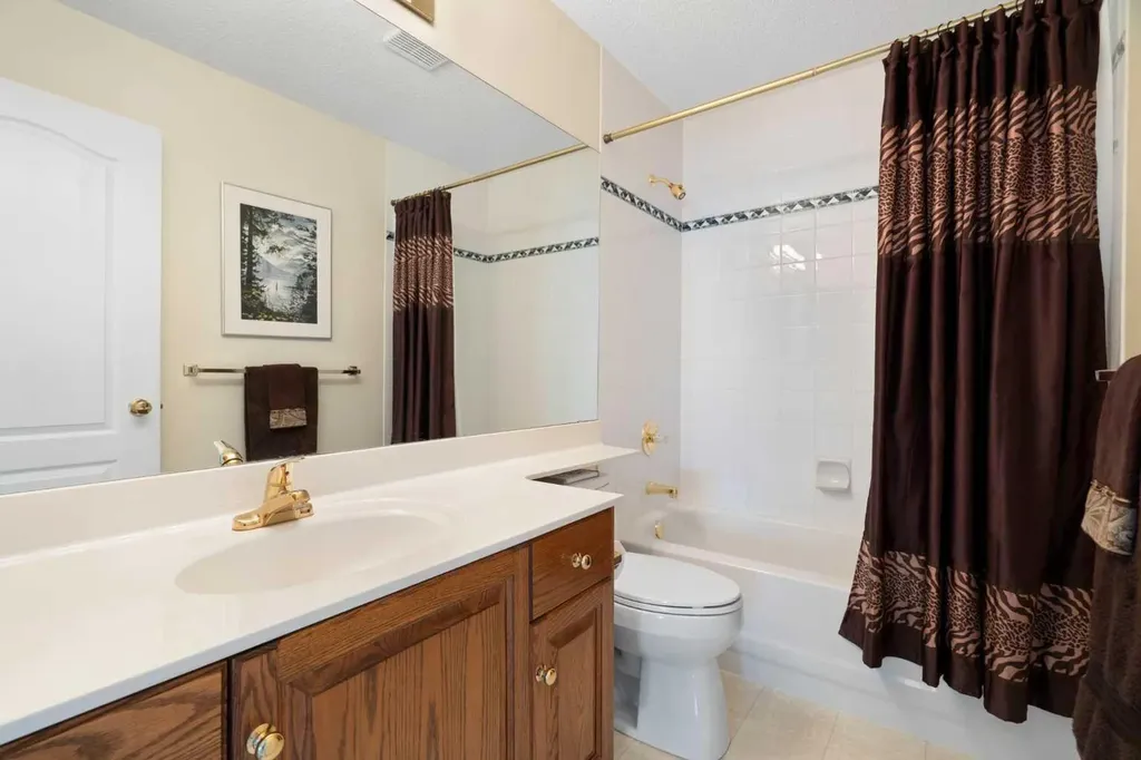 1649 Evergreen Hill SW Calgary AB T2Y 3B6
