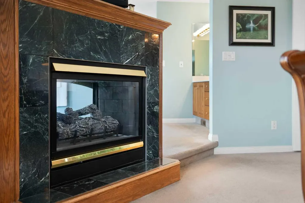1649 Evergreen Hill SW Calgary AB T2Y 3B6