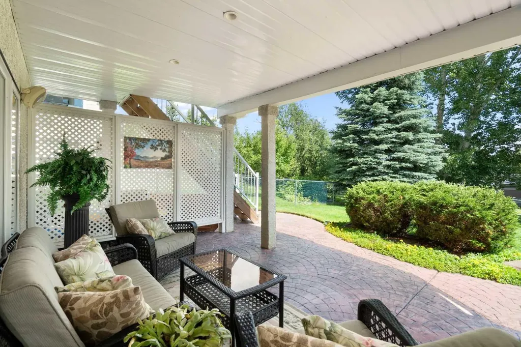 1649 Evergreen Hill SW Calgary AB T2Y 3B6