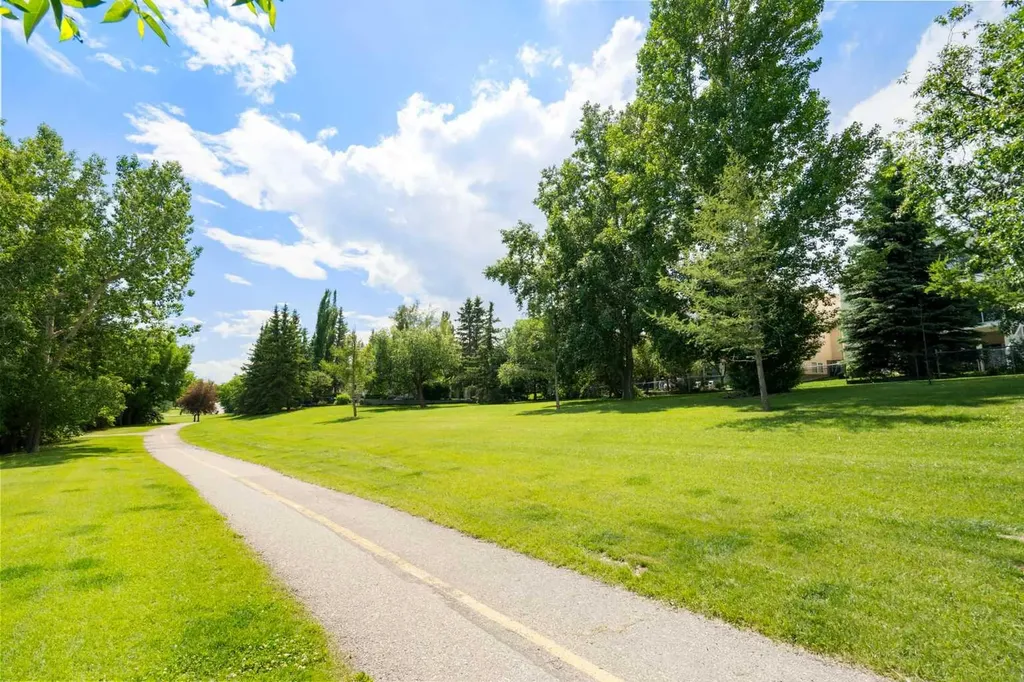 1649 Evergreen Hill SW Calgary AB T2Y 3B6