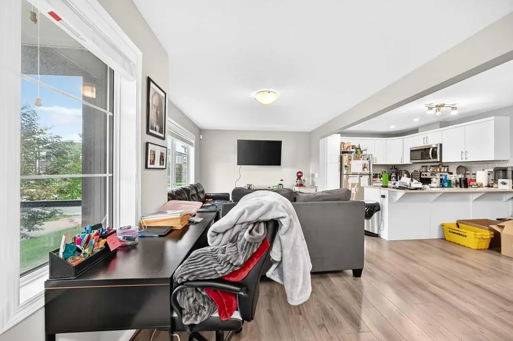 1207 140 Avenue NW Calgary AB T3P0Y5