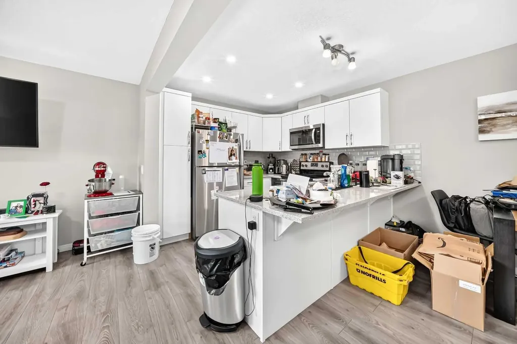 1207 140 Avenue NW Calgary AB T3P0Y5